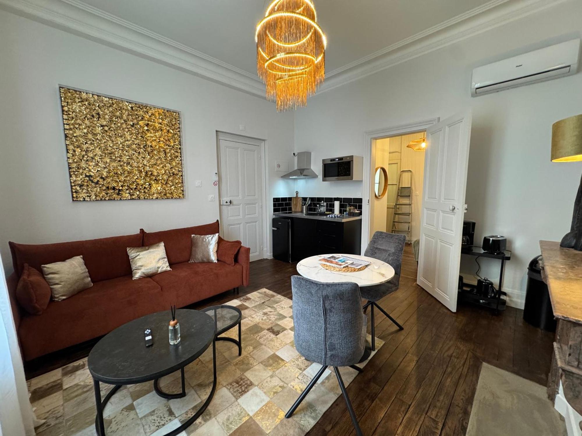 Le Marius Apartment Saumur Bagian luar foto