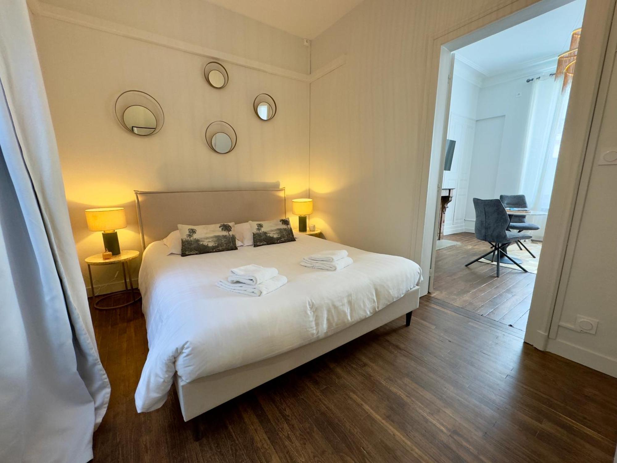 Le Marius Apartment Saumur Bagian luar foto