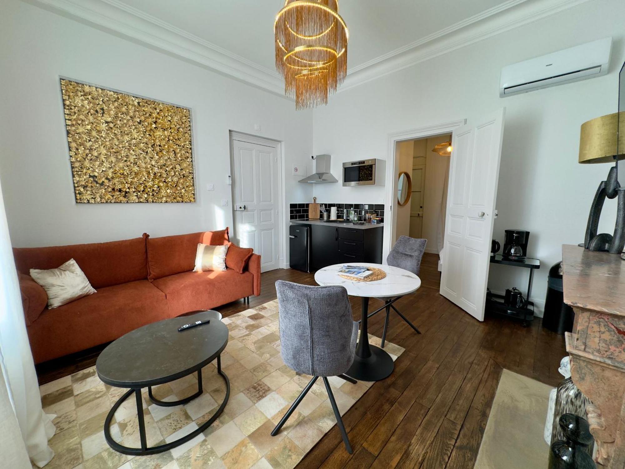Le Marius Apartment Saumur Bagian luar foto